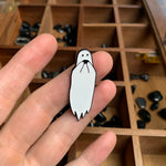 scared ghost halloween enamel pin